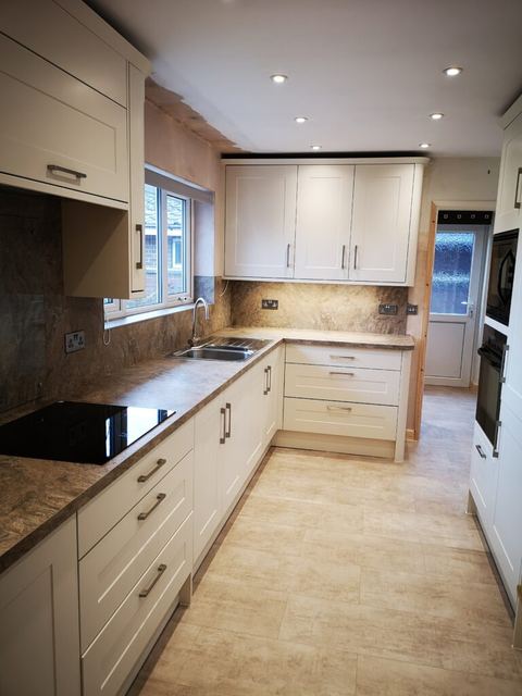 Bespoke kitchen with custom cabinetry — Comport dream kitchen